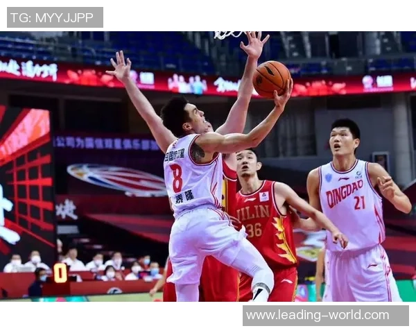 赵泰隆的篮球梦想与奋斗历程：从青涩少年到职业球员的成长之路